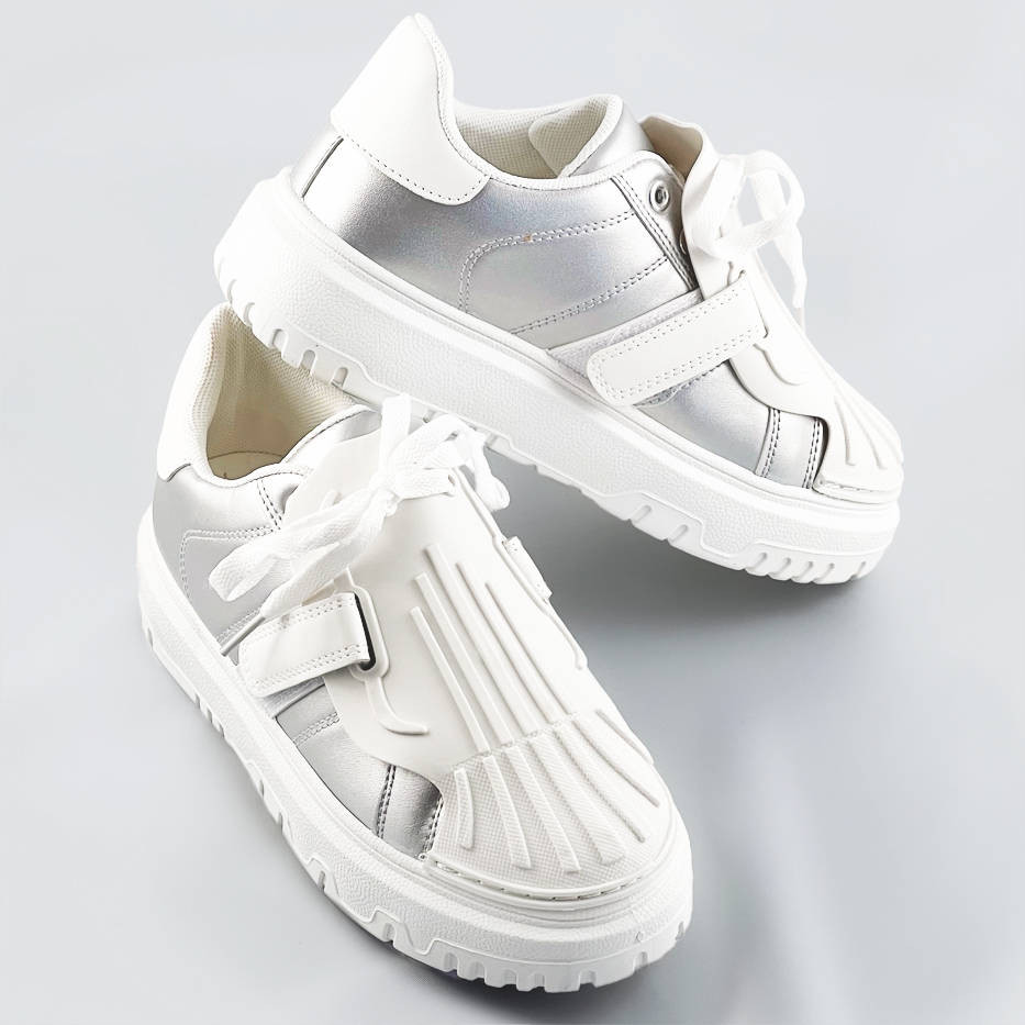Stříbrno-bílé dámské sportovní boty se zakrytým šněrováním (RA2049) Barva: odcienie bieli, Velikost: XL (42)