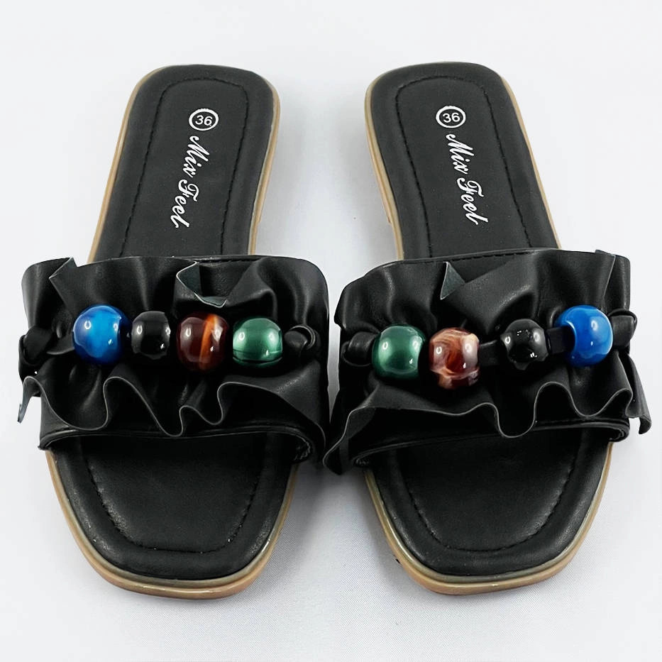 Čierne dámske šľapky s plochou podrážkou (WWW-319) odstíny černé XL (42)