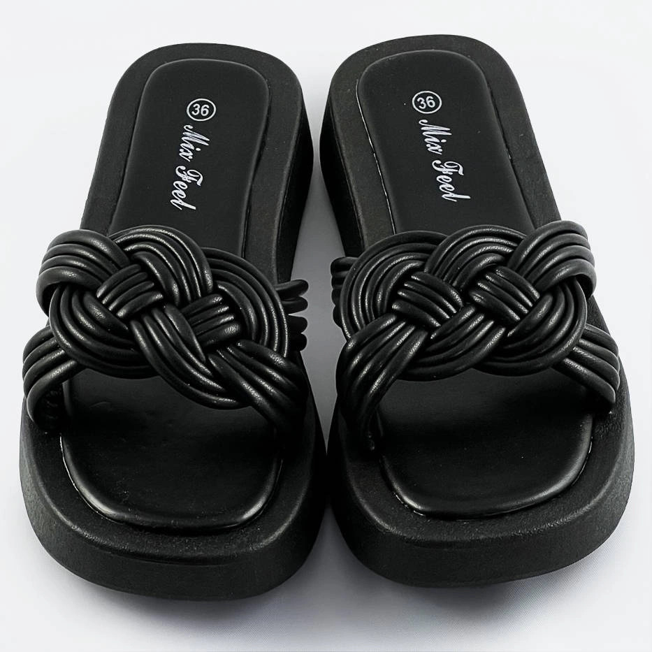 Čierne dámske šľapky s plochou podrážkou (CM-49) odstíny černé XL (42)