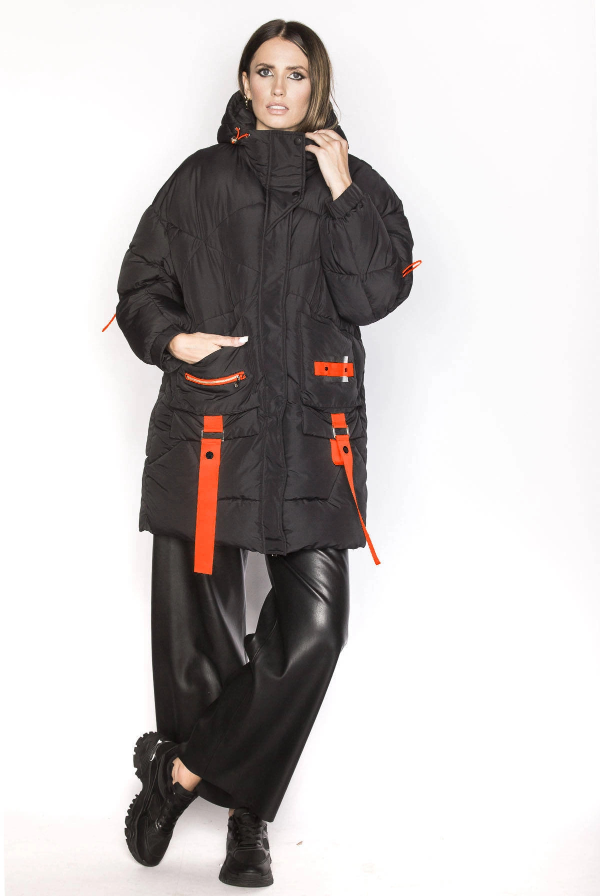 Čierna dámska páperová bunda s ozdobnými pásmi (AG2-J85) odstíny černé XL (42)