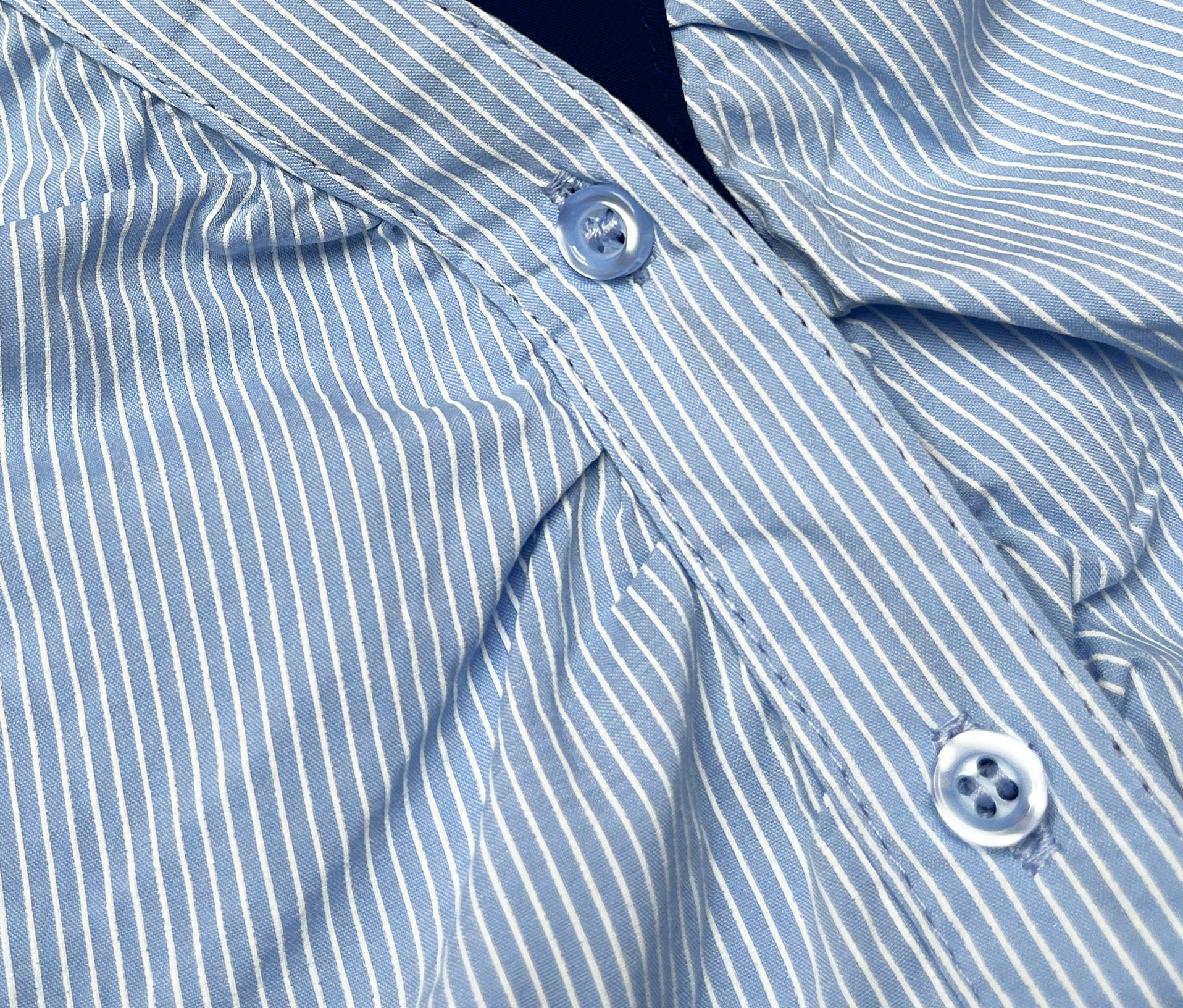 Světle modrá drobně pruhovaná dámská košile (SSY2026) odcienie niebieskiego S (36)