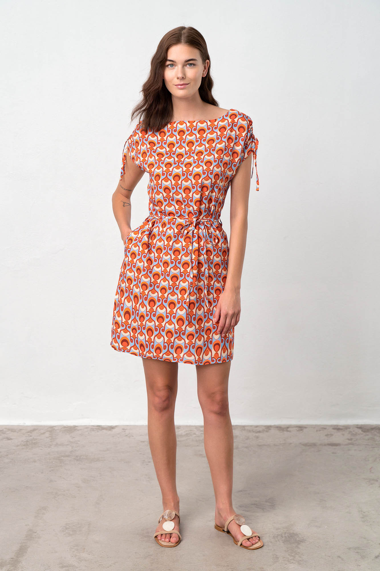 Letní dámské šaty – model 18363043 - Vamp Barva: red langoustino, Velikost: XXL