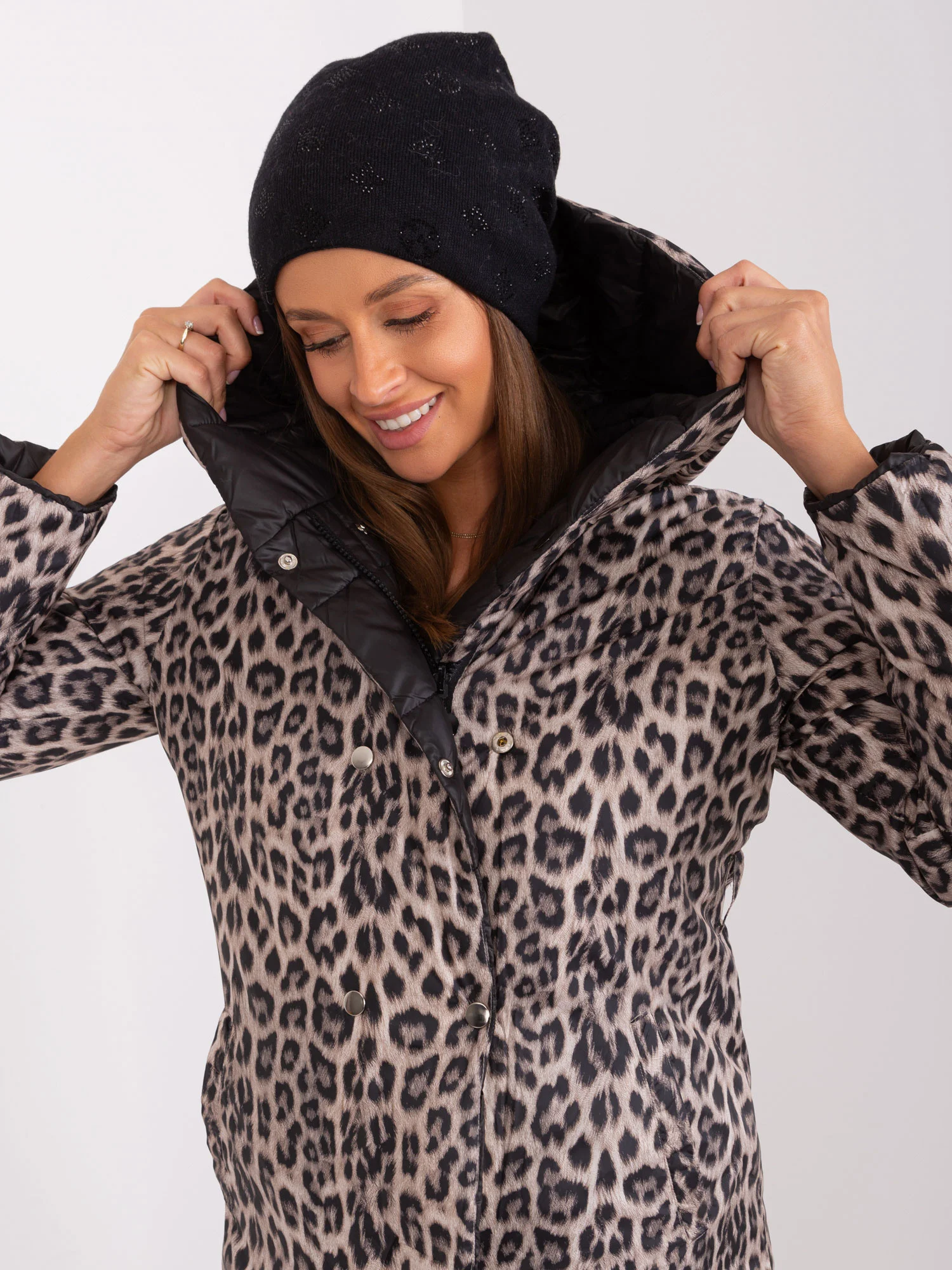 AT CZ 2325 cap.96 čierna jedna velikost