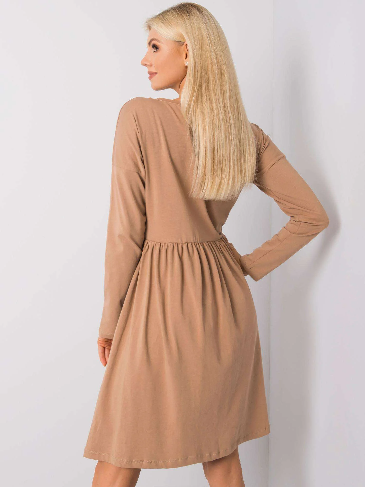 Šaty RV SK 5889.41P velbloud M (obrázek 3)