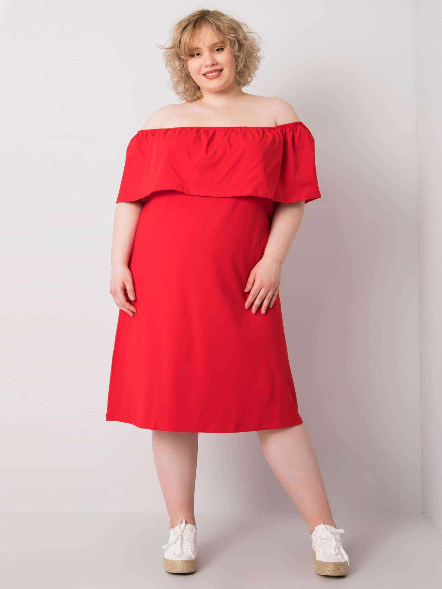 Červené šaty plus velikosti se španělským výstřihem 2XL