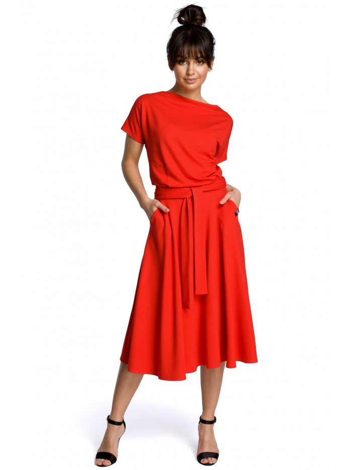 B067 Rozšířené šaty - červené EU XL