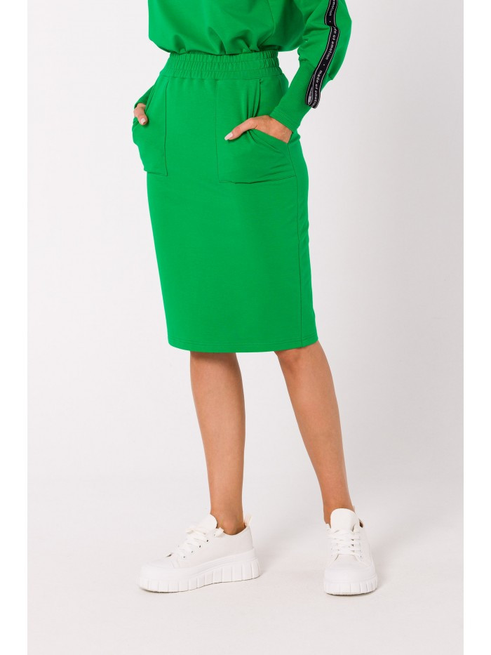 model 18383193 Vypasovaná sukně s kapsami zelená - Moe Velikost: EU S