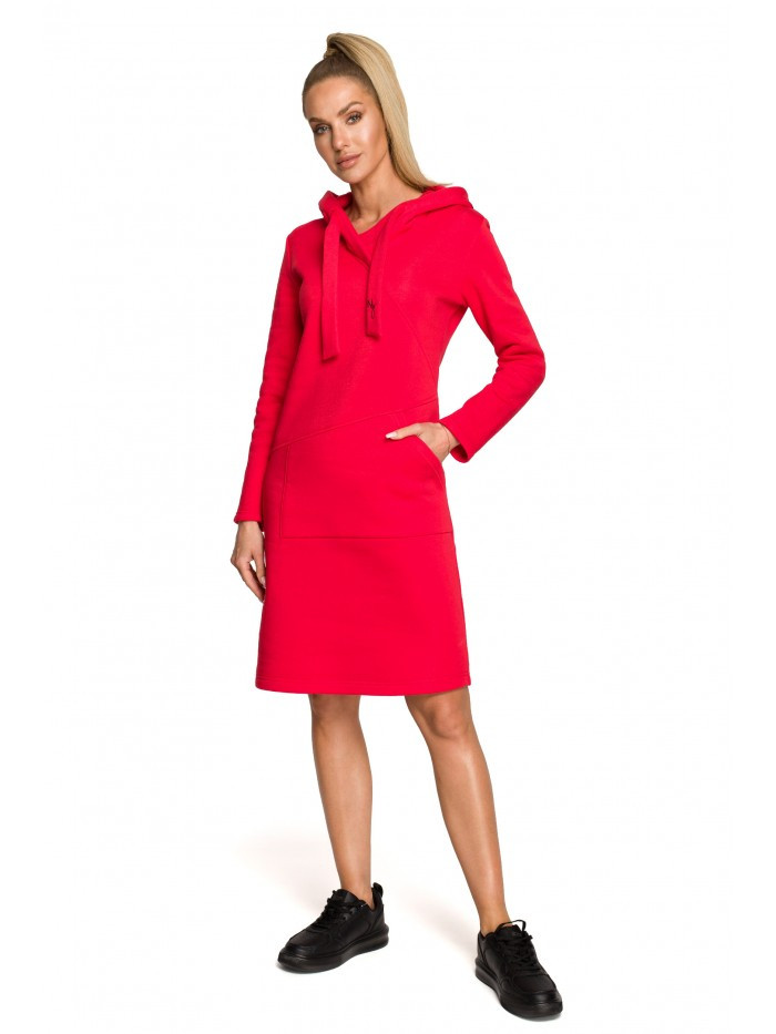 M695 Pletené šaty s kapucí a asymetrickou kapsou - červené EU S