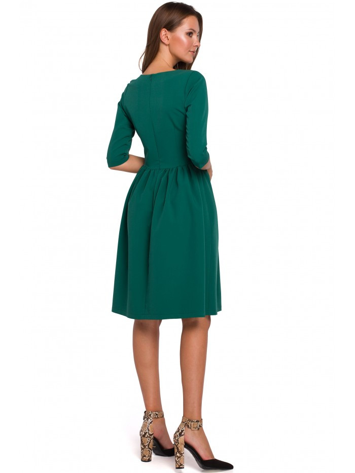 Přiléhavé šaty s pasem zelené model 18002447 - Makover Velikost: EU XL