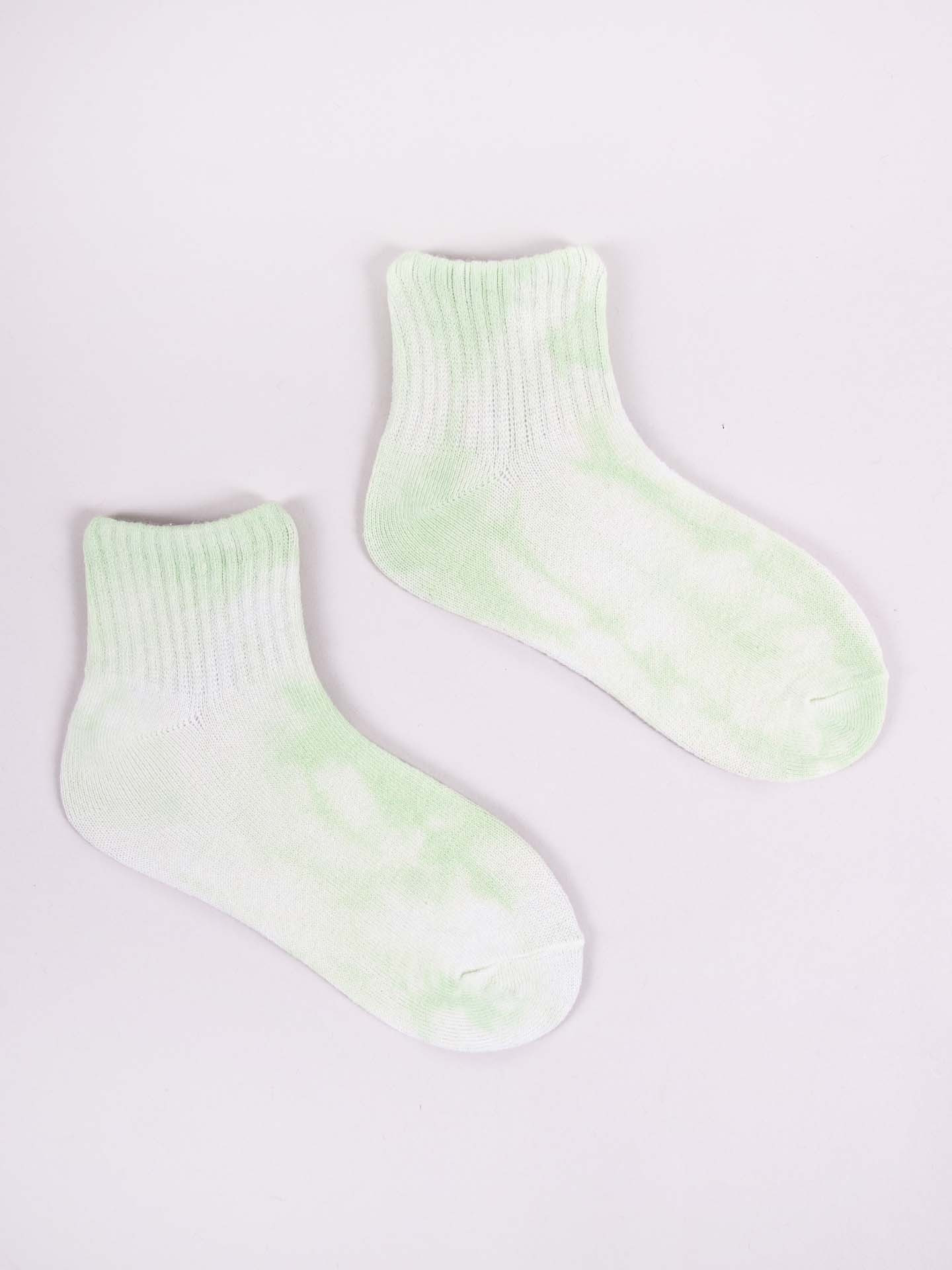 Yoclub Dívčí kotníkové bavlněné ponožky Tie Dye 3-Pack SKS-0091U-0000 Multicolour 35-38