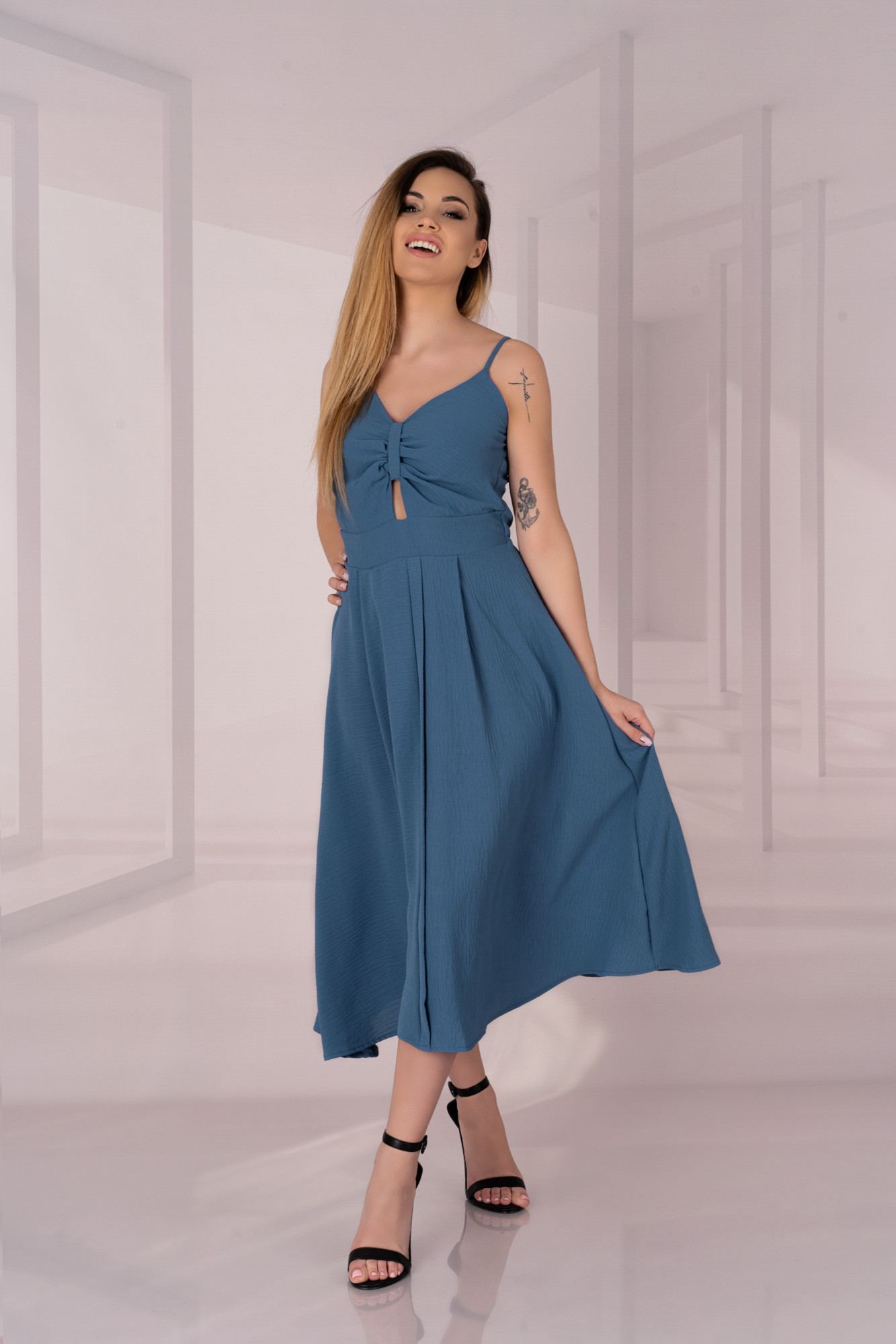Šaty model 17559570 Blue S - Merribel