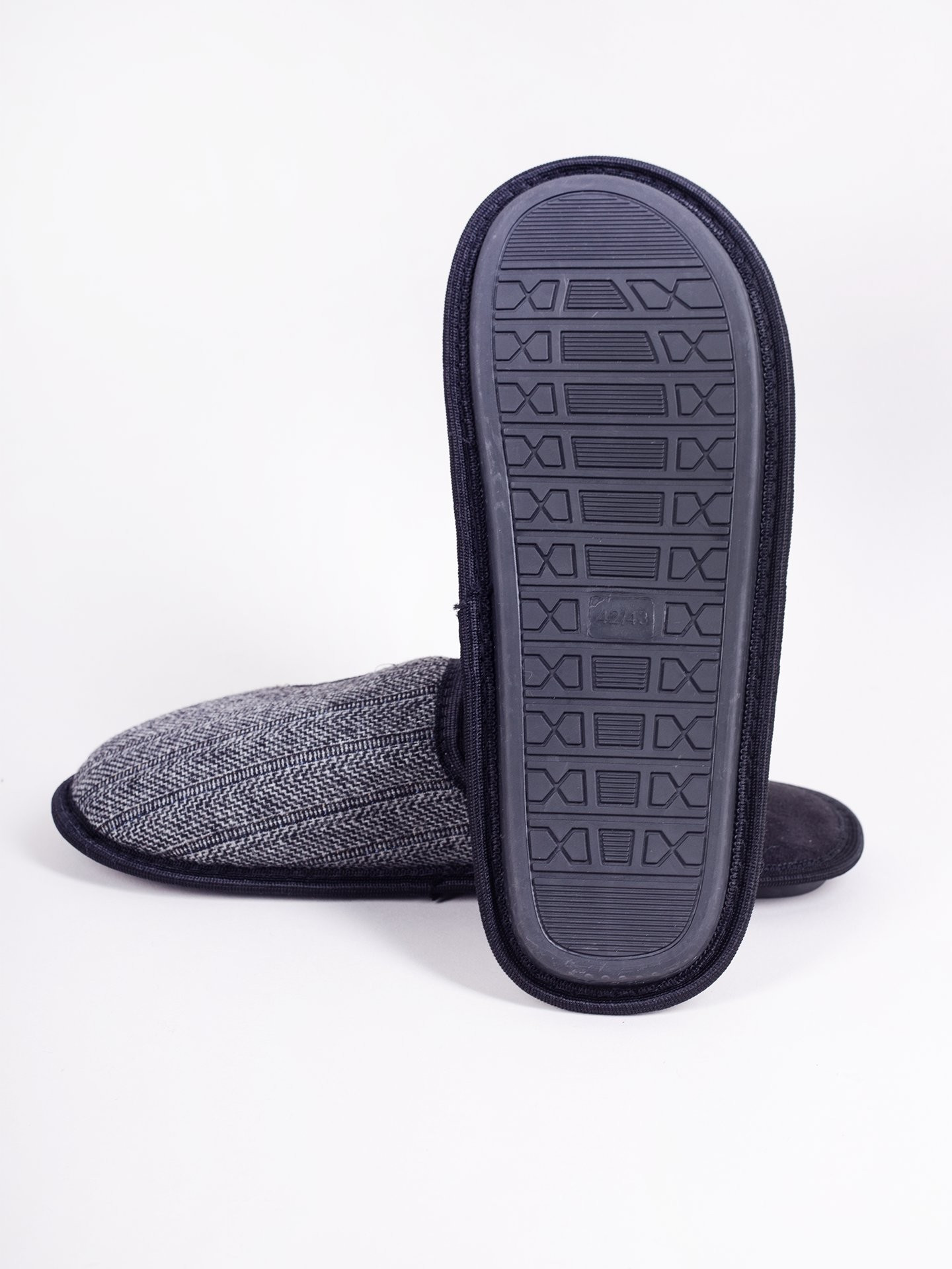 Pánské pantofle model 17957916 Black 4041 - Yoclub