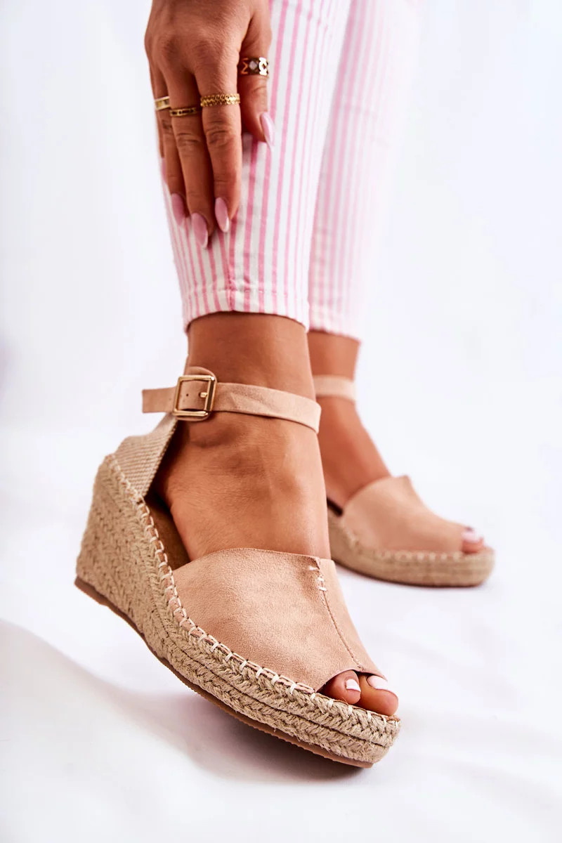 Pohodlné dámske sandále na klinoch Svetloružová Dellia 37