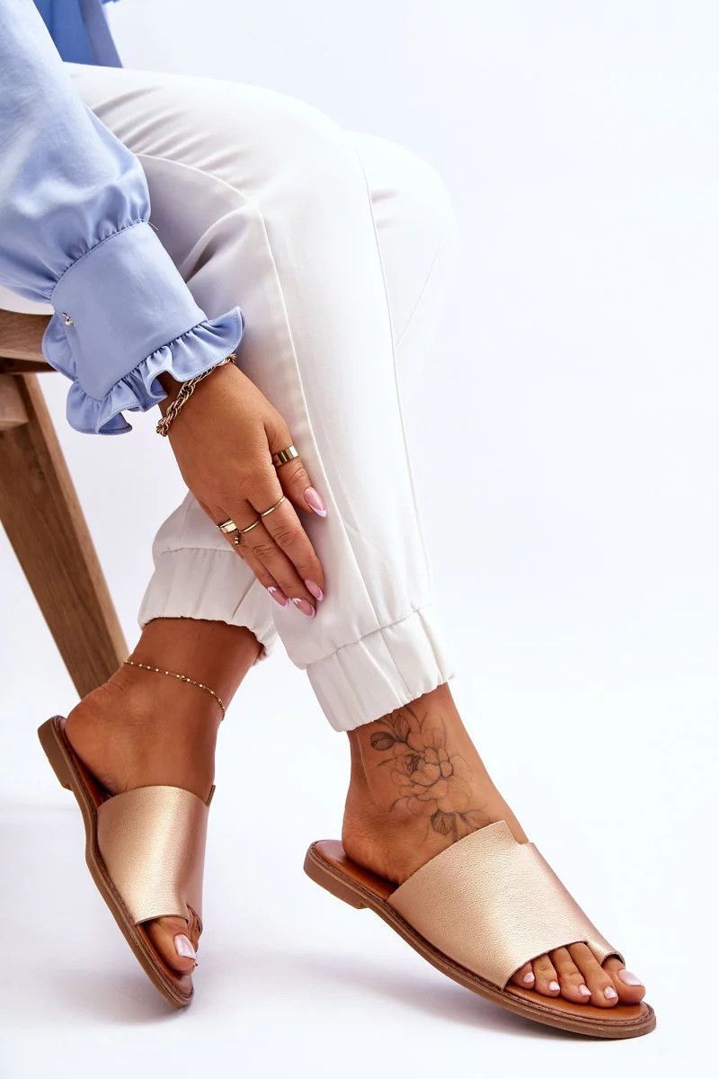 Dámske kožené žabky zlaté Amite 40