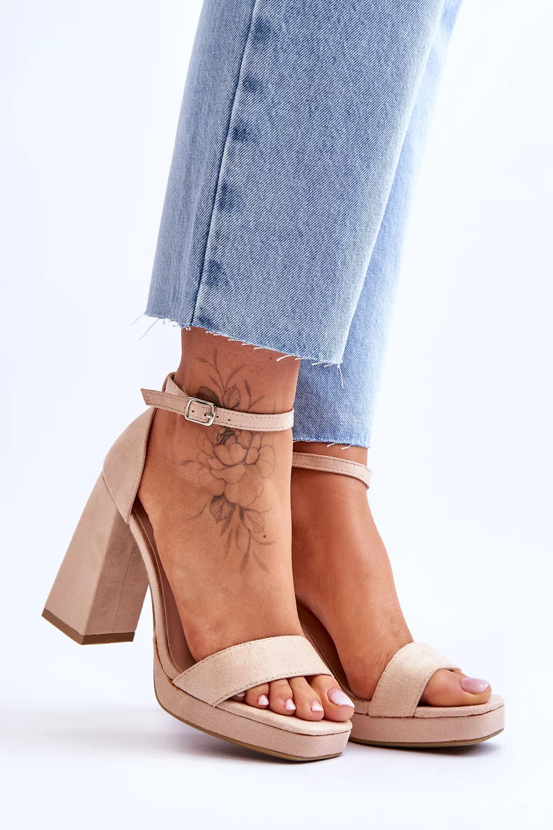 Módní semišové sandály na čtvercovém podpatku Béžové Merila 41