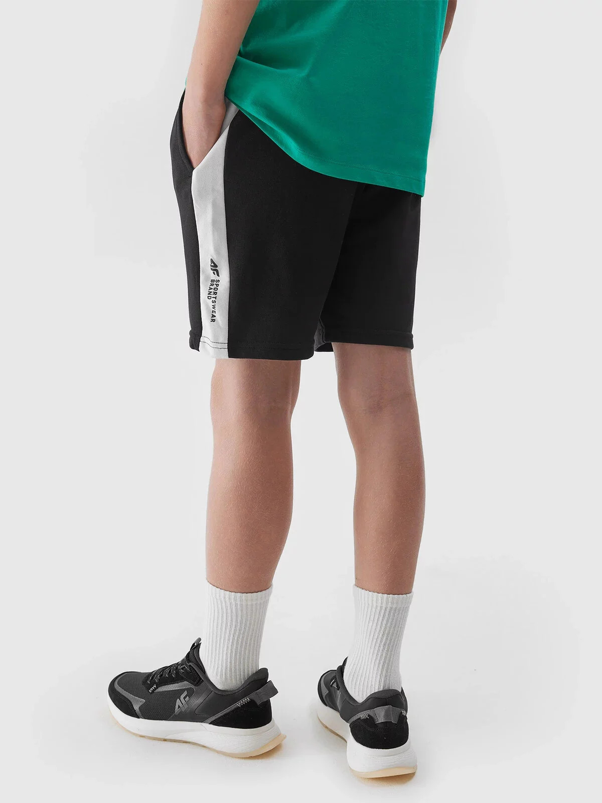 Chlapecké teplákové šortky 4F - hluboce černé 146