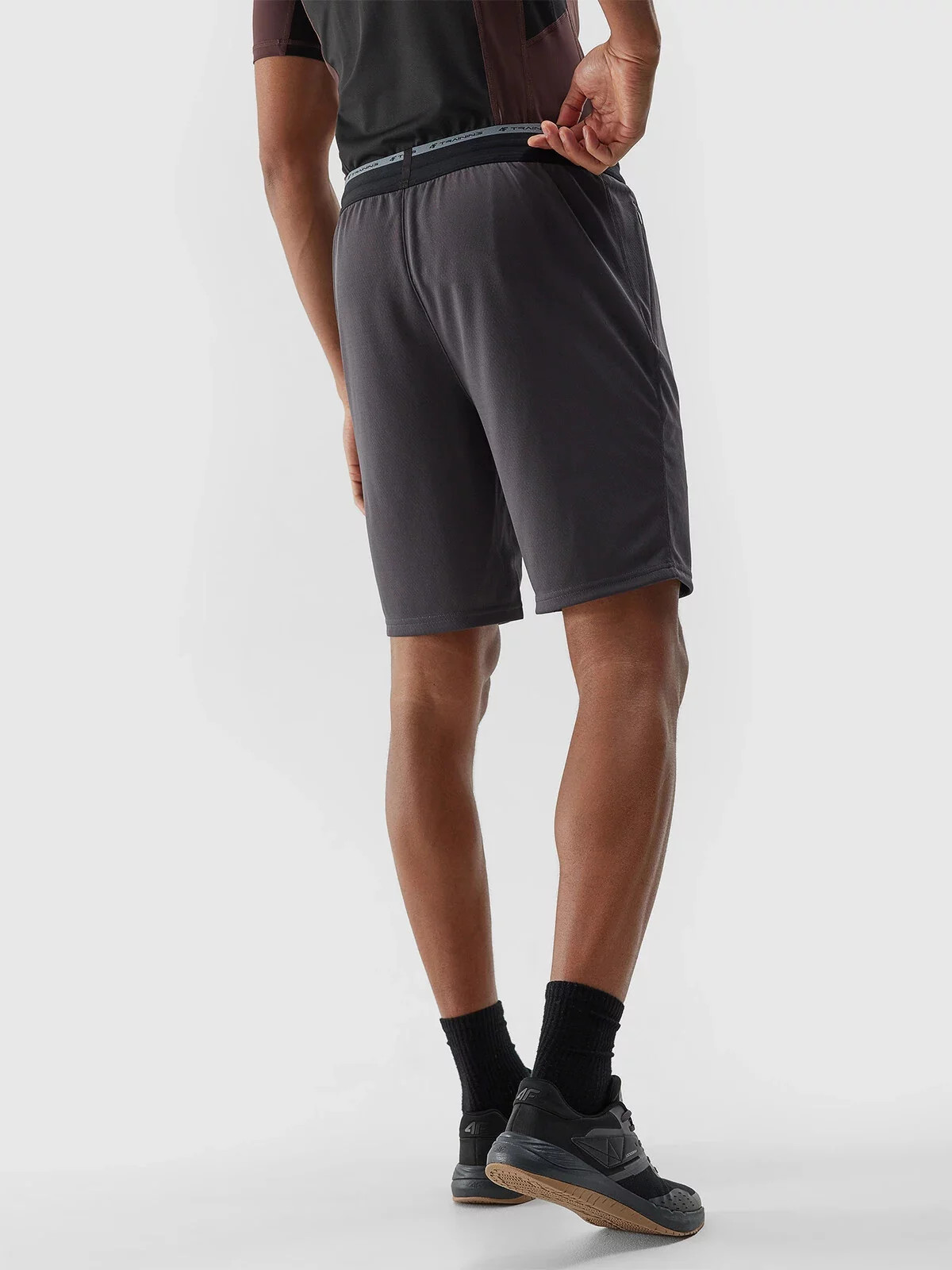 Pánské sportovní rychleschnoucí šortky 4F - antracitové L