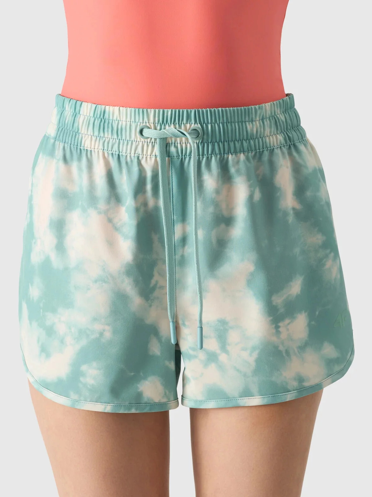 Dámske plavecké šortky 4F - pestrofarebné M Dámske plavecké šortky 4F - pestrofarebné M