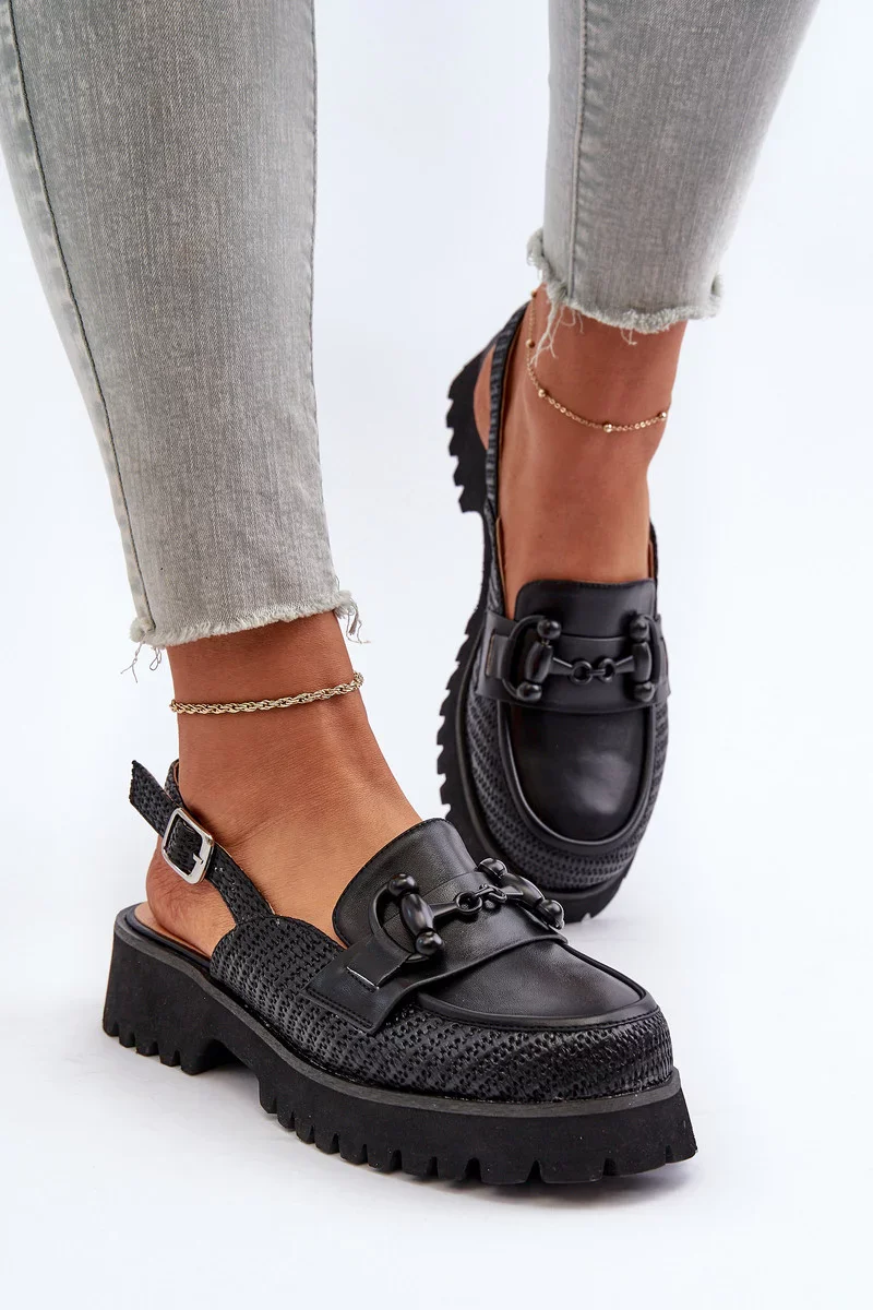 Dámske ploché sandále na podpätku s ozdobou Čierne D&A 37