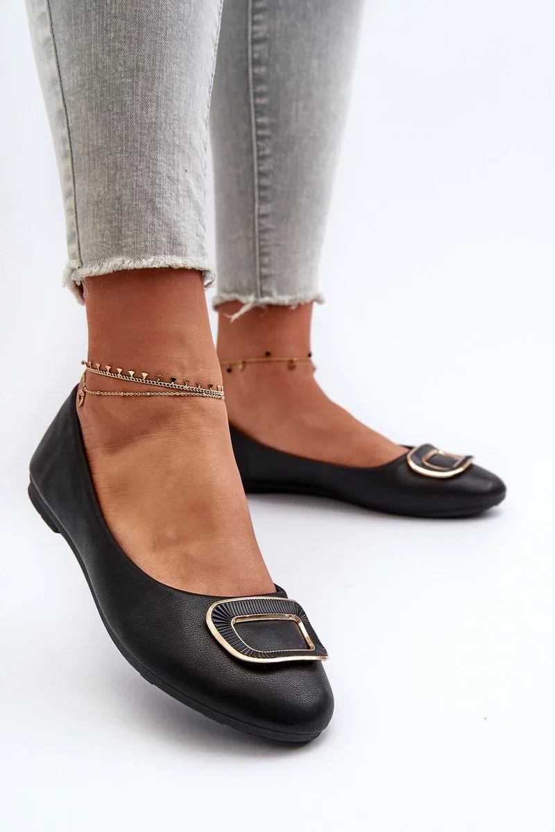 Čierne kožené baleríny s dekoráciou Enicoria 37