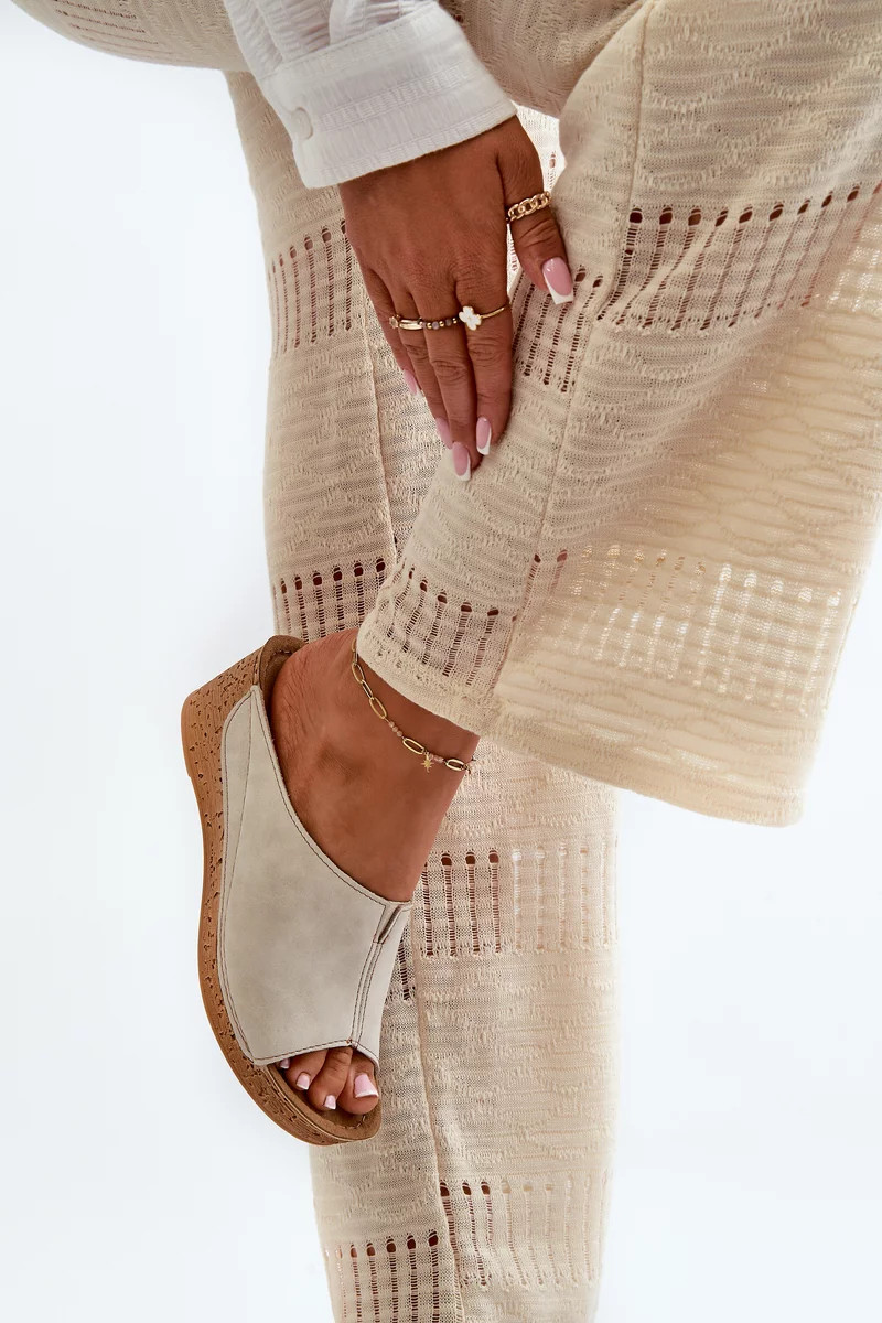 Pohodlné dámske papuče na klin Inblu Beige 39