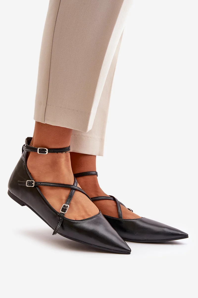 Dámske baleríny so špicatou špičkou a prepletenými remienkami Black Violra 37