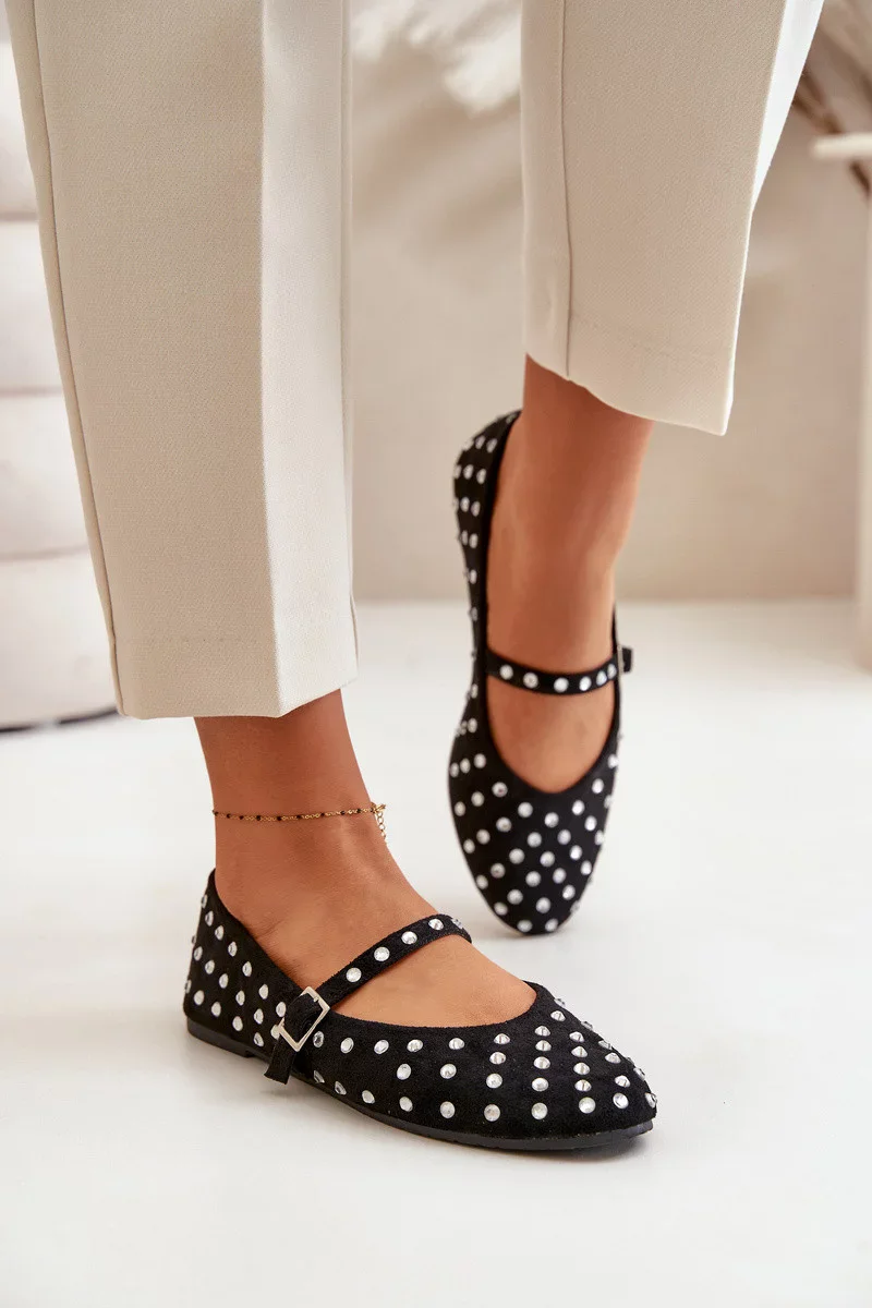 Zdobené balerínky s remienkom z eko semišu čierne Tirilissa 38