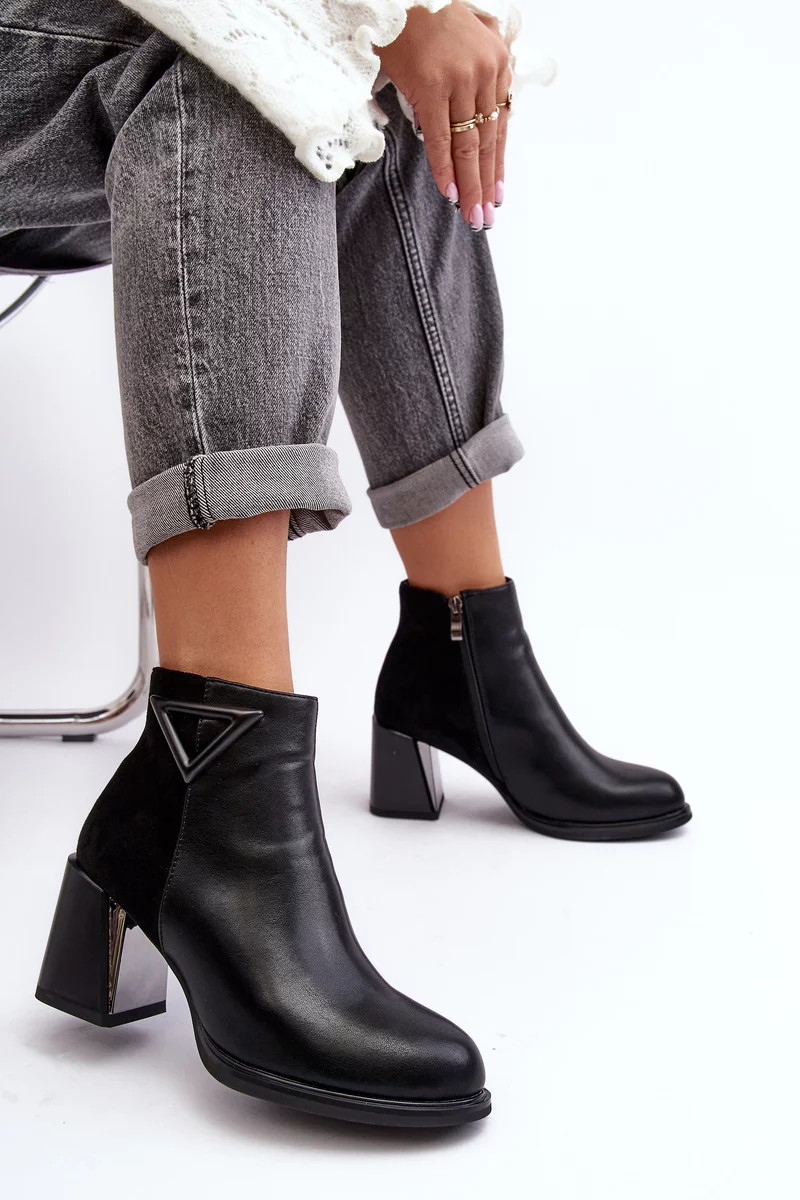 Lakované členkové topánky na podpätku zateplené čierne 36