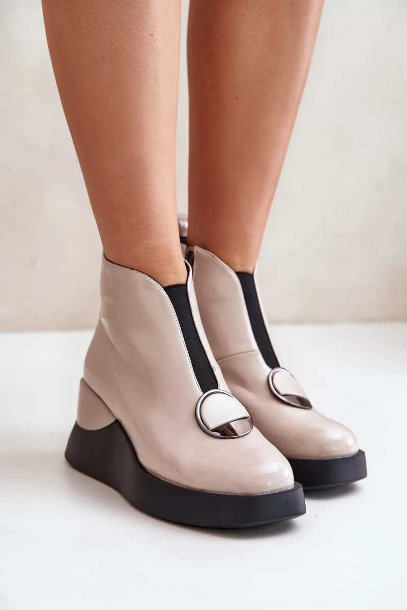 Lakované členkové topánky s klinom D&A Beige 39