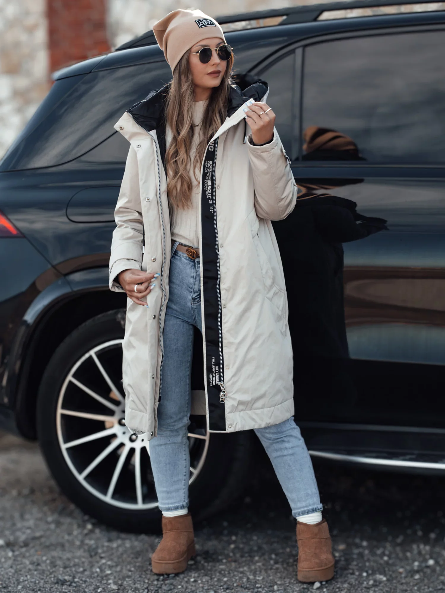 Dámska prechodná bunda ELEGANTI dlhá s kapucňou bielo-sivá Dstreet TY4657 M