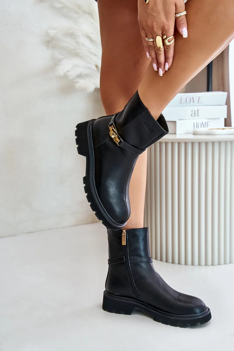 Dámske kožené členkové topánky s remienkom zateplené GOE Black 40