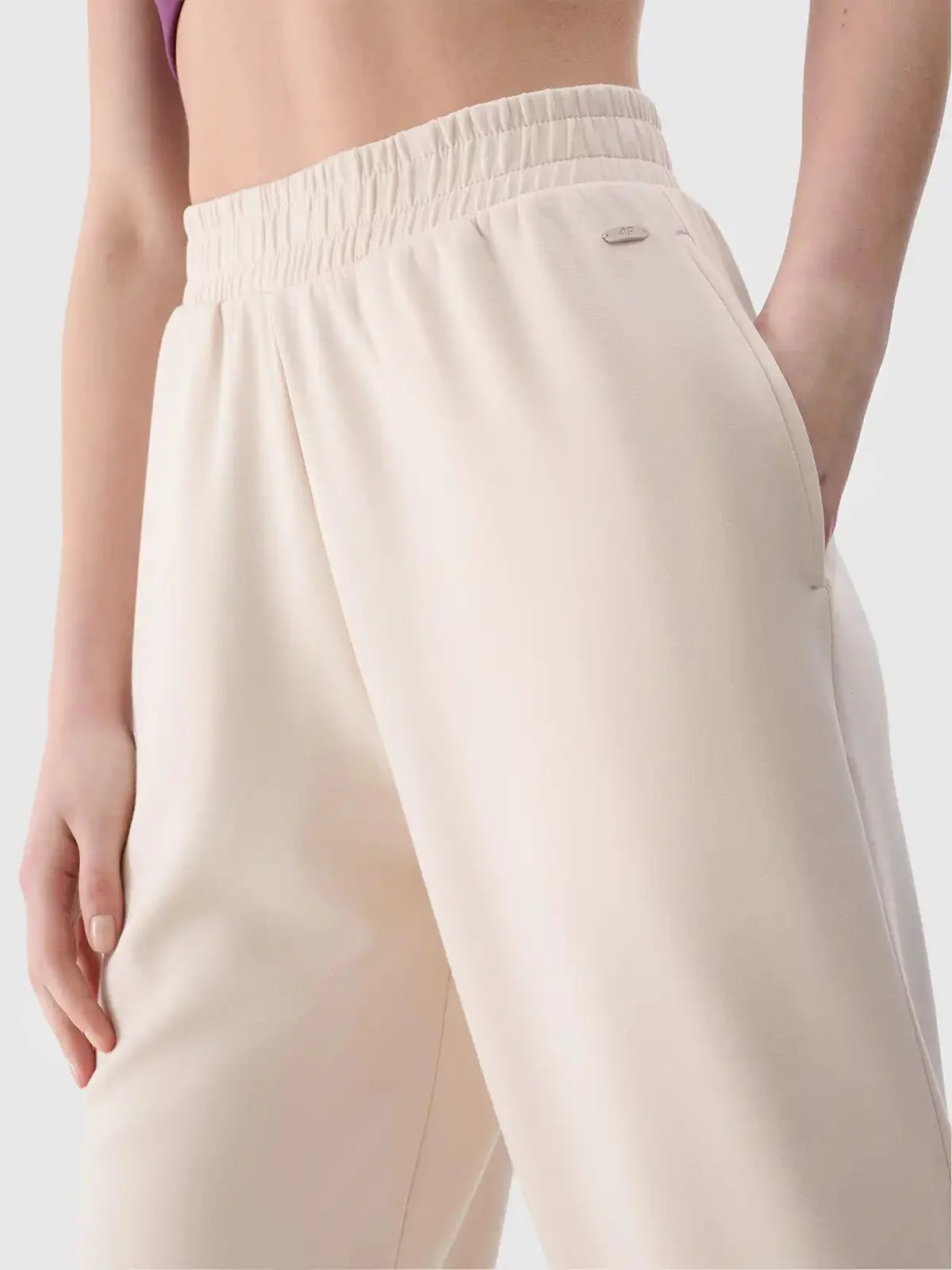 Dámske tepláky 4F XL