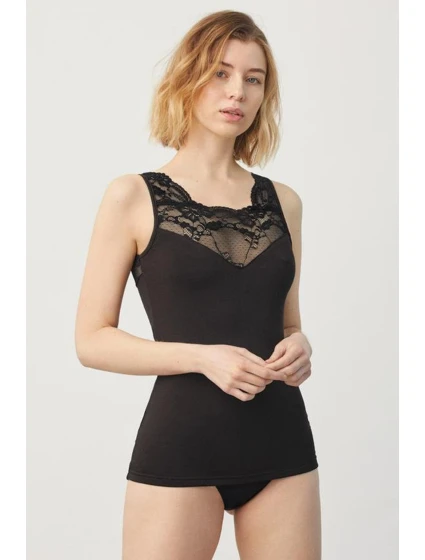 model 21734750 - Ysabel Mora