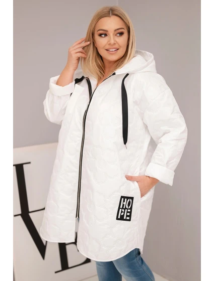 Dámská bunda Plus Size prošívaná s kapucí a nápisem model 21808655 bílá - K-Fashion