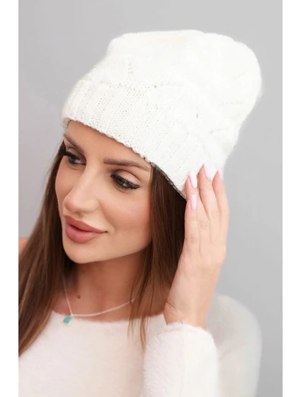 Dámská zimní čepice z vlny s krajkovým vzorem model 21817801 ecru - K-Fashion