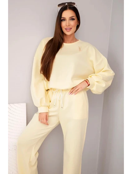 Dámský set mikina s broží a kalhoty s nohavicí žlutý model 21921250 - K-Fashion