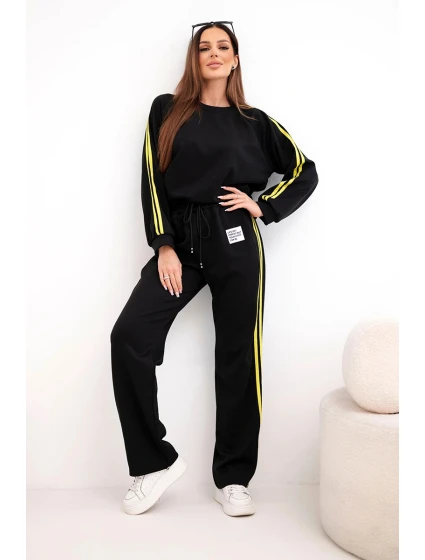 Dámský teplákový komplet model 21951909 s lampasy a volnou mikinou černý - K-Fashion