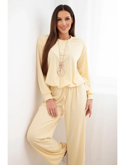 Dámský komplet viskózová mikina s přívěskem a široké kalhoty žlutý