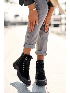 Zateplené semišové dámské botky Trapery černé model 21633173 - Boto