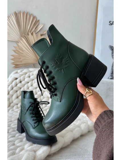 Dámské kožené kotníkové boty na klínu s  tmavě zelené model 21712246 - VINCEZA