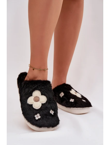 Kožešinové pantofle s květinami Černé model 21772522 - Boto