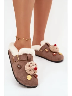 Dámské pantofle s ozdobami a přezkou vyhřívané kožešinou hnědé model 21772630 - Boto