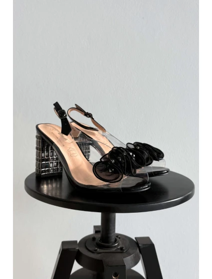 Sandály na podpatku s krystaly D&A model 21900368 Černé - S.Barski