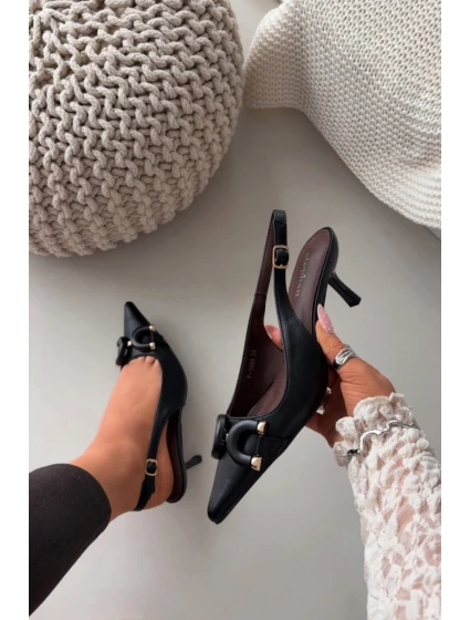 Dámské sandály na podpatku s ozdobným detailem černé model 21900452 - Boto