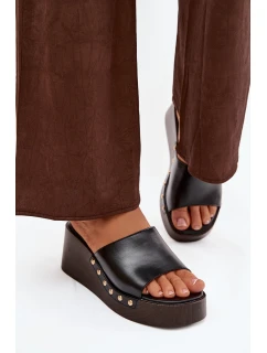 Dámské nazouváky na platformě se zlatými Černé model 21918859 - Boto