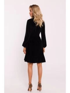 model 20555707 Sametové šaty s výstřihem do V černé - Moe