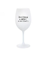 JSEM KRÁSNÝ A SEXY! (A TAKY ŽENATÝ...) - bílá sklenice na víno 350 ml JSEM KRÁSNÝ A SEXY! (A TAKY ŽENATÝ...) - bílá sklenice na víno 350 ml