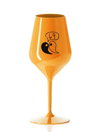 69 - oranžová nerozbitná sklenice na víno 470 ml