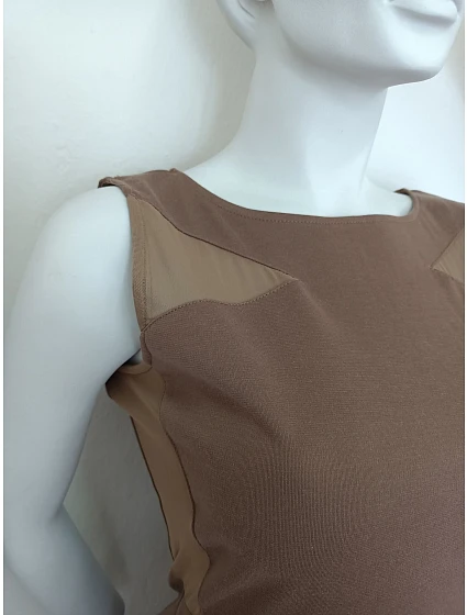 Dámské šaty bez rukávů model 21219938 hnědé - Koucla