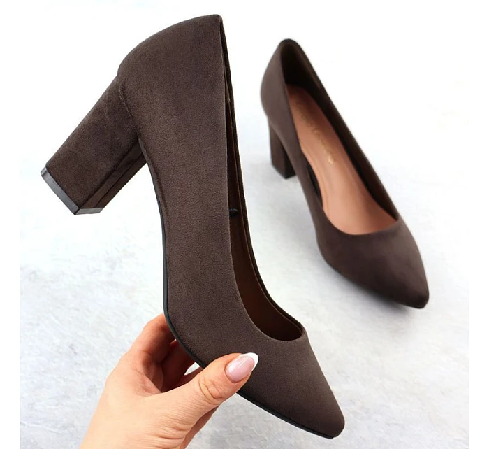 Dámské semišové lodičky na sloupek podpatku PB414 / SK403E Tmavě hnědá - Sergio Leone Dámské semišové lodičky na sloupek podpatku PB414 / SK403E Tmavě hnědá - Sergio Leone